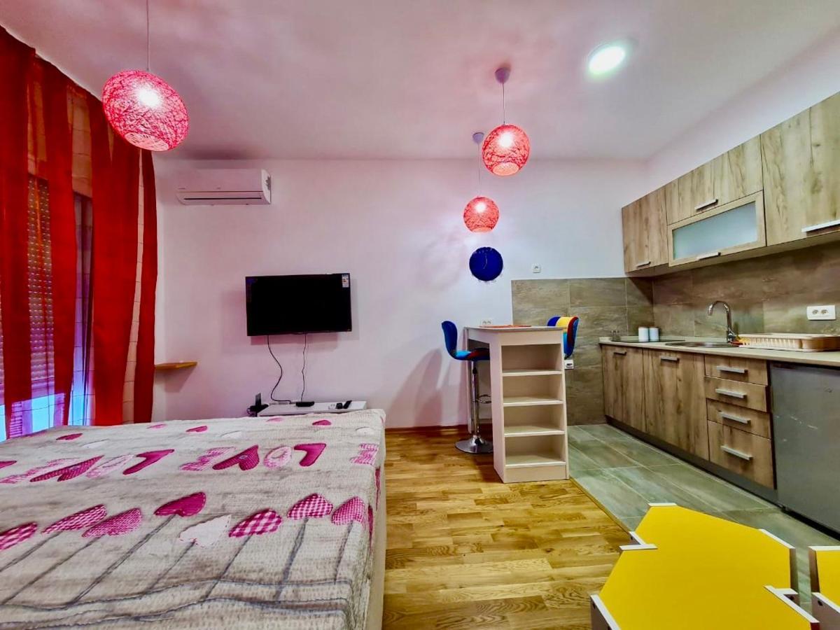 بودغوريتْسا Naki Apartments المظهر الخارجي الصورة