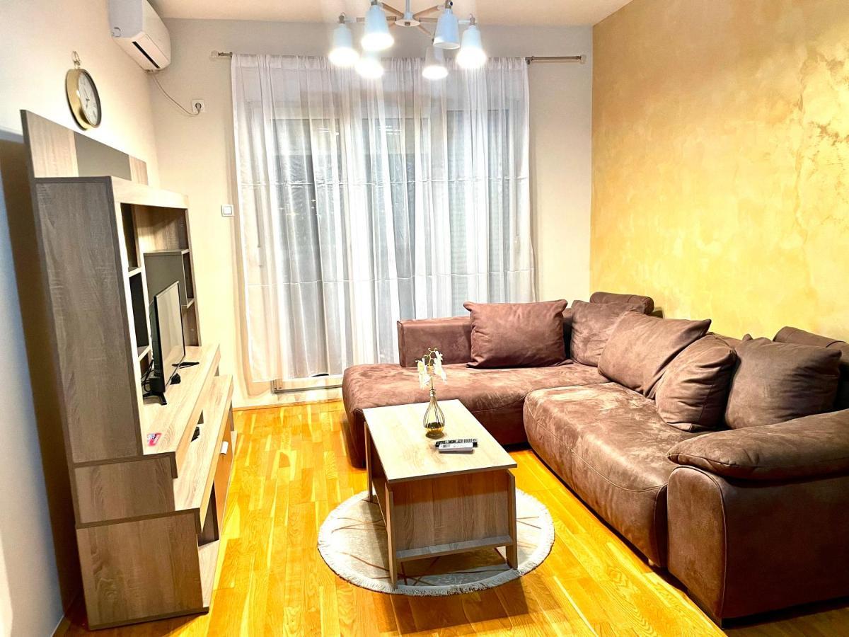 بودغوريتْسا Naki Apartments المظهر الخارجي الصورة