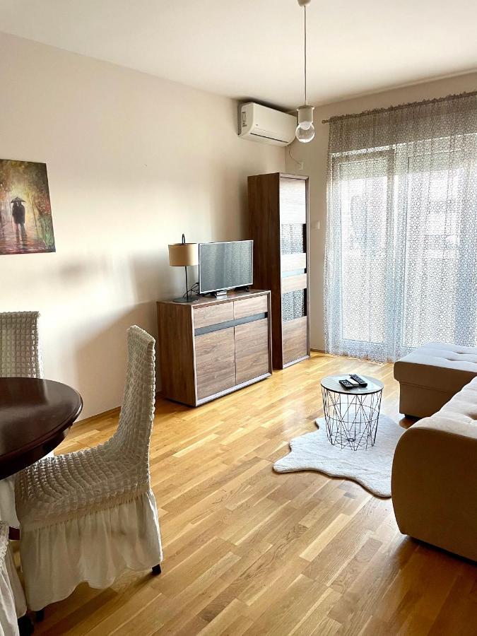 بودغوريتْسا Naki Apartments المظهر الخارجي الصورة